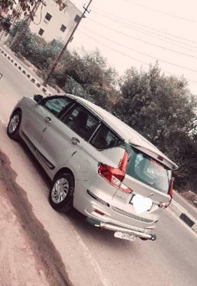 https://images10.gaadi.com/usedcar_image/3711972/original/processed_5344d2d5-74ad-41c6-a3ae-06c53b529aa2.jpg?imwidth=6400