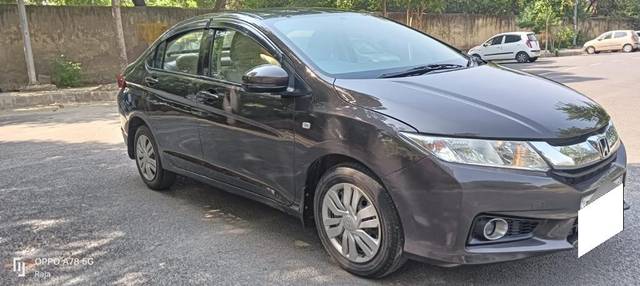 https://images10.gaadi.com/usedcar_image/3712132/original/processed_img2932517__used_car_2932517_1702187141.jpg?imwidth=6400