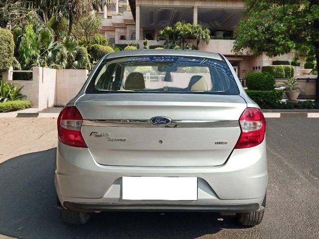 https://images10.gaadi.com/usedcar_image/3712145/original/processed_img2932518__used_car_2932518_1702187588.jpg?imwidth=6402