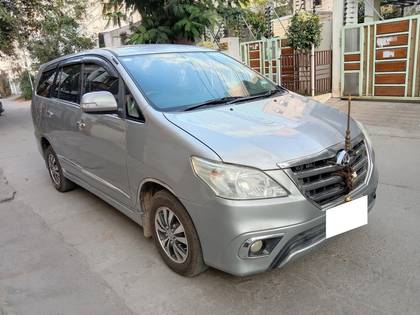 Toyota Innova 2.5 VX (Diesel) 7 Seater BS IV Toyota Innova 2.5 VX (Diesel) 7 Seater BS IV