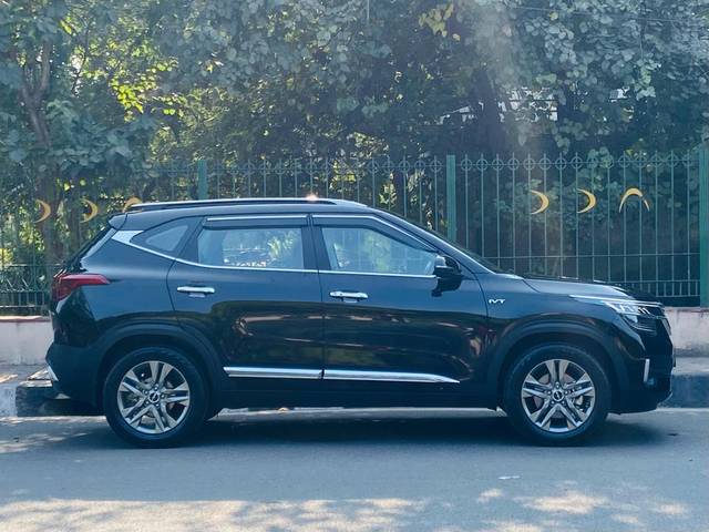 https://images10.gaadi.com/usedcar_image/3712172/original/img2932525__used_car_2932525_1702188964.jpg?imwidth=6401