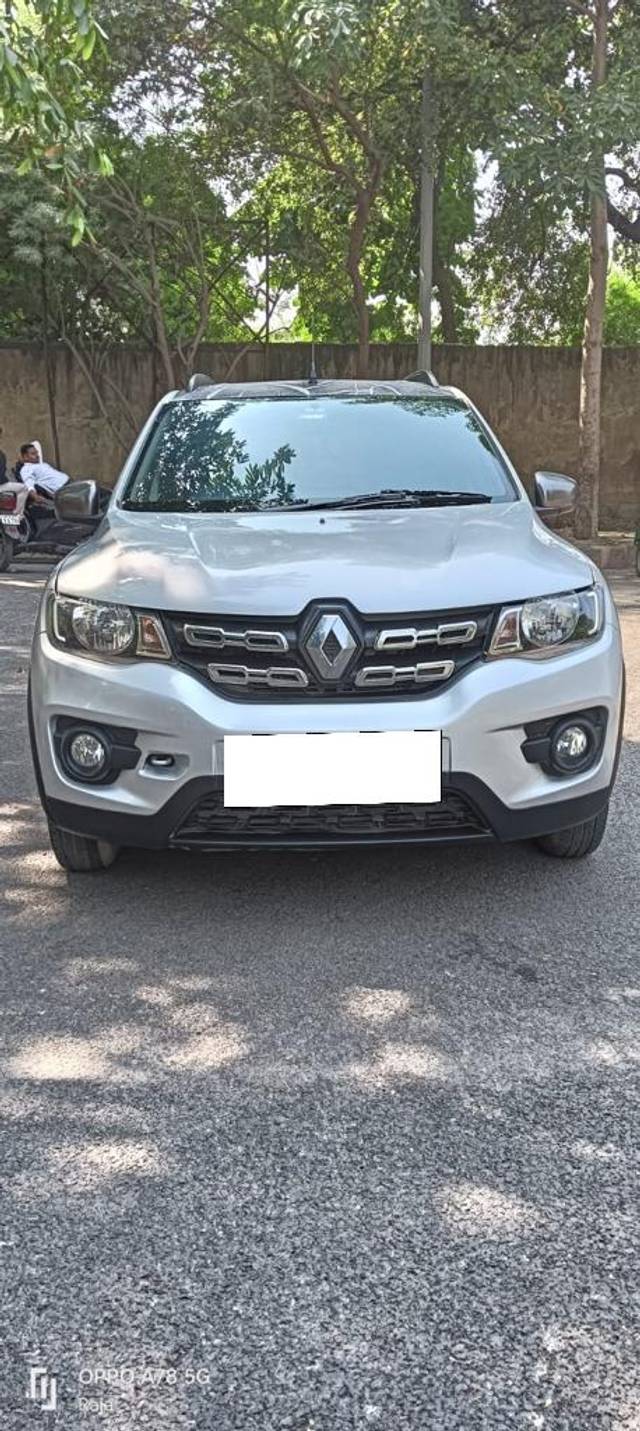 https://images10.gaadi.com/usedcar_image/3712175/original/processed_img2932527__used_car_2932527_1702189096.jpg?imwidth=6402