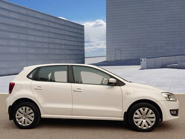 https://images10.gaadi.com/usedcar_image/3712238/original/img2932567__used_car_2932567_1702190343.jpg?imwidth=6401