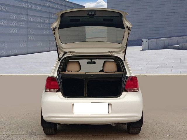 https://images10.gaadi.com/usedcar_image/3712238/original/processed_img2932567__used_car_2932567_1702190366.jpg?imwidth=6402
