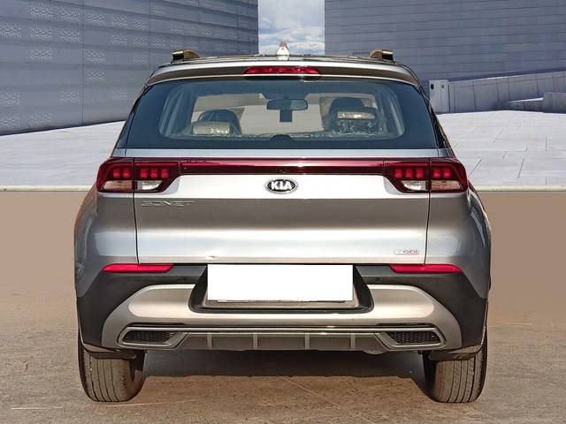 https://images10.gaadi.com/usedcar_image/3712253/original/processed_img2932573__used_car_2932573_1702190835.jpg?imwidth=6402