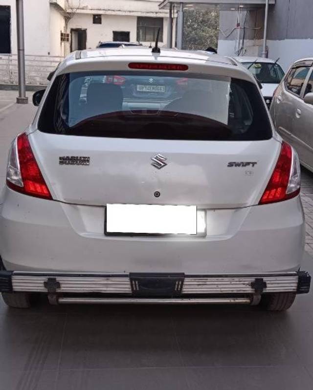 https://images10.gaadi.com/usedcar_image/3712267/original/processed_b608bcba-9a05-477b-8151-39ad1d1c67f6.jpg?imwidth=6401