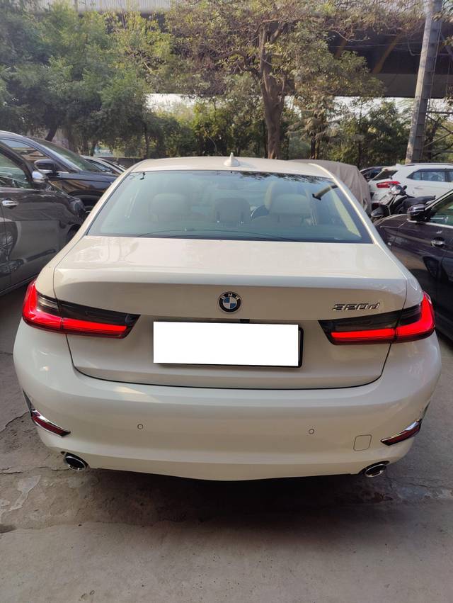 https://images10.gaadi.com/usedcar_image/3712408/original/processed_img2932622__used_car_2932622_1702372262.jpg?imwidth=6401