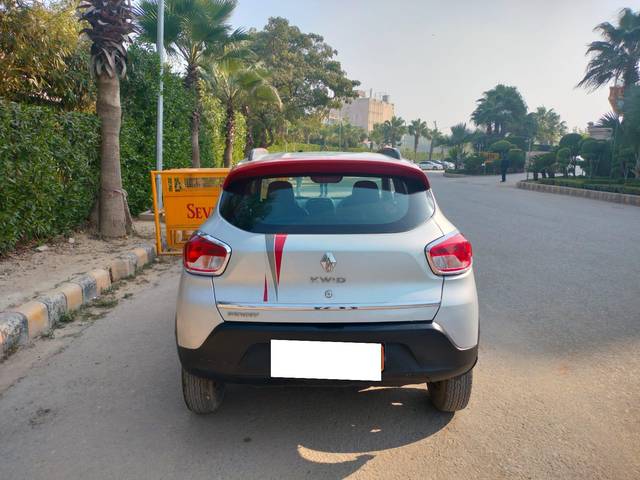 https://images10.gaadi.com/usedcar_image/3712416/original/processed_img2932626__used_car_2932626_1702717430.jpg?imwidth=6402