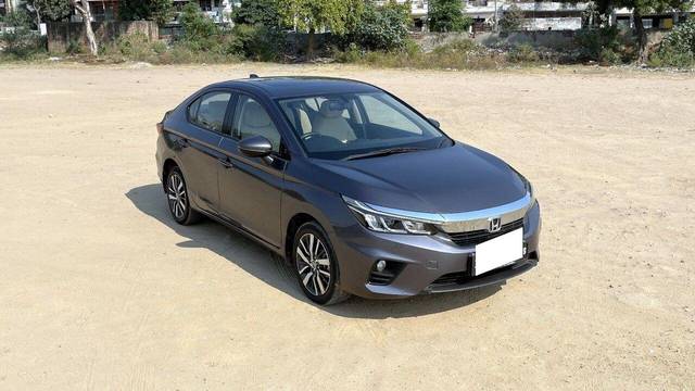 https://images10.gaadi.com/usedcar_image/3712449/original/processed_img2932648__used_car_2932648_1702197550.jpg?imwidth=6400