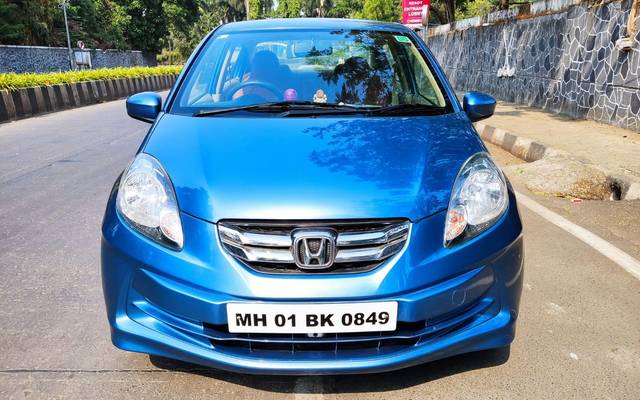 https://images10.gaadi.com/usedcar_image/3712551/original/processed_img2932680__used_car_2932680_1702200921.jpg?imwidth=6400
