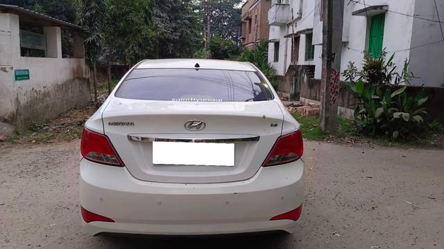 https://images10.gaadi.com/usedcar_image/3712562/original/processed_img2932683__used_car_2932683_1702201319.jpg?imwidth=6402
