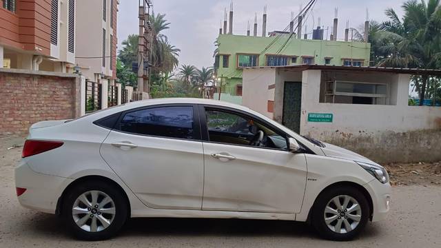 https://images10.gaadi.com/usedcar_image/3712562/original/processed_img2932683__used_car_2932683_1702201322.jpg?imwidth=6401