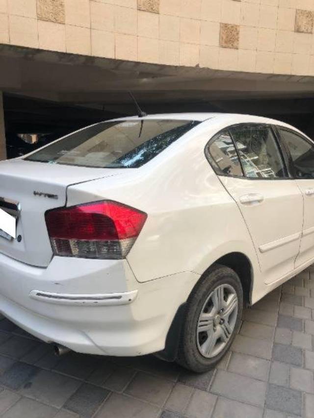 https://images10.gaadi.com/usedcar_image/3712596/original/processed_5b9a704e-148e-468b-a67d-7ce812702d1a.jpeg?imwidth=6402
