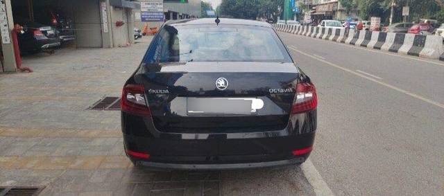 https://images10.gaadi.com/usedcar_image/3712746/original/processed_img2932767__used_car_2932767_1702208647.jpg?imwidth=6402