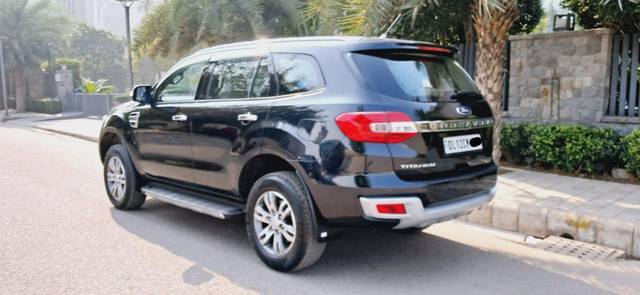 https://images10.gaadi.com/usedcar_image/3712753/original/processed_img2932770__used_car_2932770_1702208983.jpg?imwidth=6402