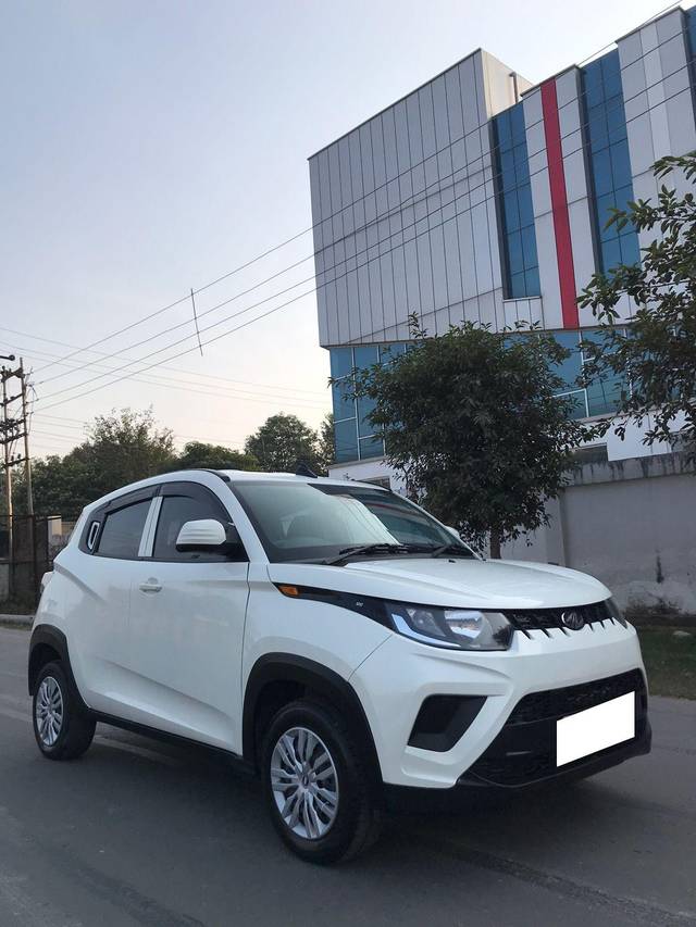 https://images10.gaadi.com/usedcar_image/3712759/original/processed_img2932772__used_car_2932772_1702209239.jpg?imwidth=6400