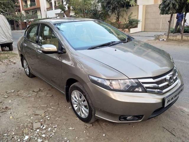 https://images10.gaadi.com/usedcar_image/3712847/original/processed_50749a06-d299-4795-92bf-a88143d33f56.jpg?imwidth=6400