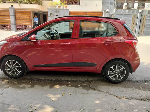 https://images10.gaadi.com/usedcar_image/3712853/original/processed_img2932805__used_car_2932805_1702212695.jpg?imwidth=6402