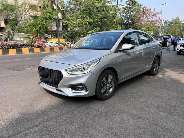 https://images10.gaadi.com/usedcar_image/3712857/original/processed_img2932807__usedcar_whatsappimage2023_12_02at24819pm_4__2932807_1702213680.jpeg?imwidth=6400