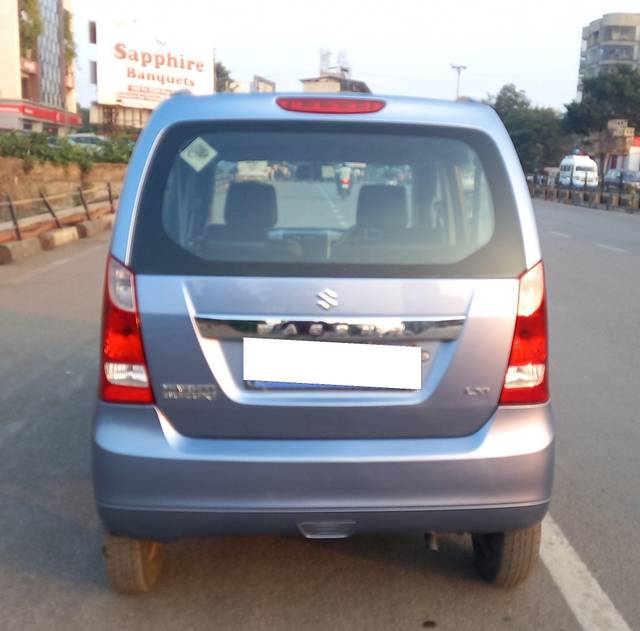 https://images10.gaadi.com/usedcar_image/3712879/original/processed_img2932816__used_car_2932816_1702213542.jpg?imwidth=6402