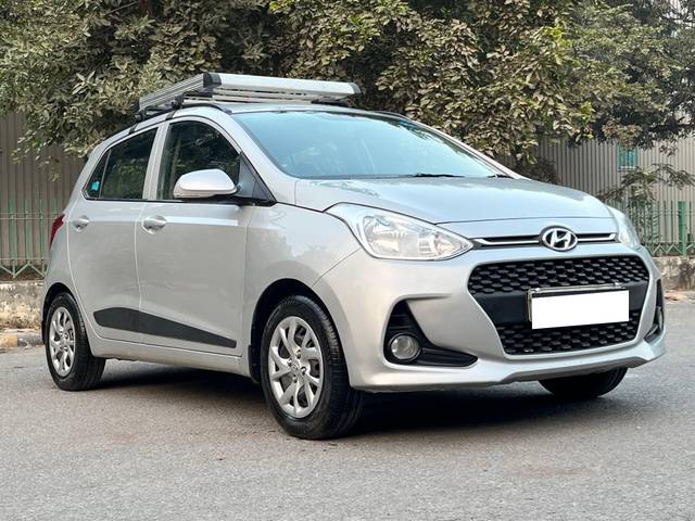 https://images10.gaadi.com/usedcar_image/3712902/original/processed_img2932820__usedcar_img_8573_28581702214485_1702214569.jpg?imwidth=6400