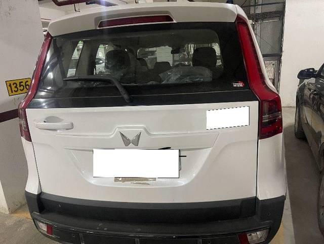 https://images10.gaadi.com/usedcar_image/3713038/original/processed_a6529ed1-a51d-4ad5-96b1-9731222d9dc8.jpeg?imwidth=6402