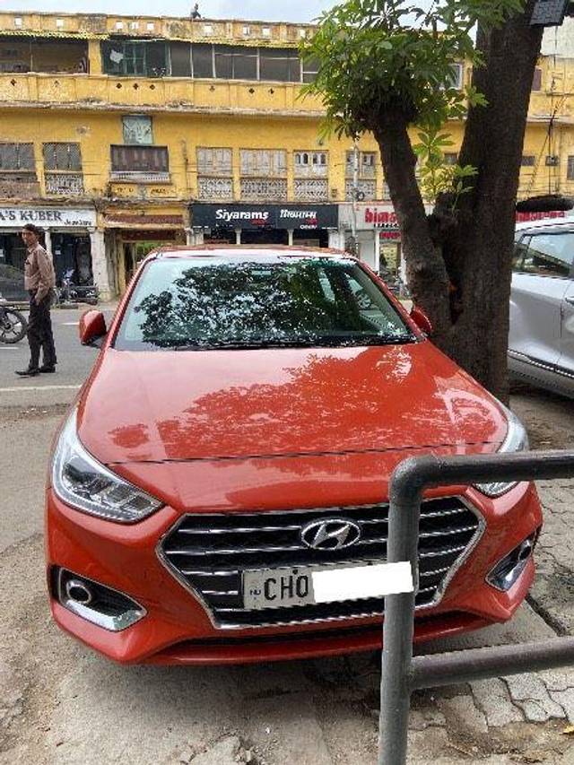 https://images10.gaadi.com/usedcar_image/3713164/original/processed_b7293733-10c2-43af-b512-010ee0a7f5b4.JPG?imwidth=6400