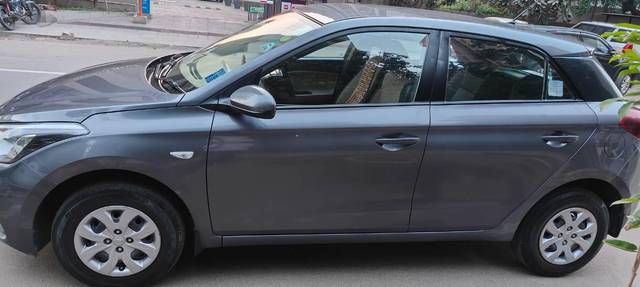 https://images10.gaadi.com/usedcar_image/3713167/original/processed_9f3c25d2-97b9-45a3-9f11-816517aa1700.jpg?imwidth=6400