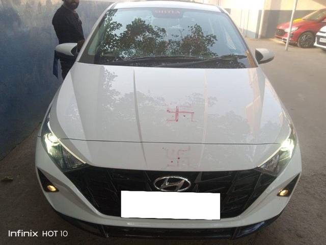 https://images10.gaadi.com/usedcar_image/3713280/original/processed_acb3ab1f-51f4-4db1-8a54-46b24d2a17e5.jpeg?imwidth=6400