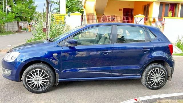 https://images10.gaadi.com/usedcar_image/3713373/original/processed_dd987cab-65f9-42d3-865b-a2d685ebe6e5.jpeg?imwidth=6402
