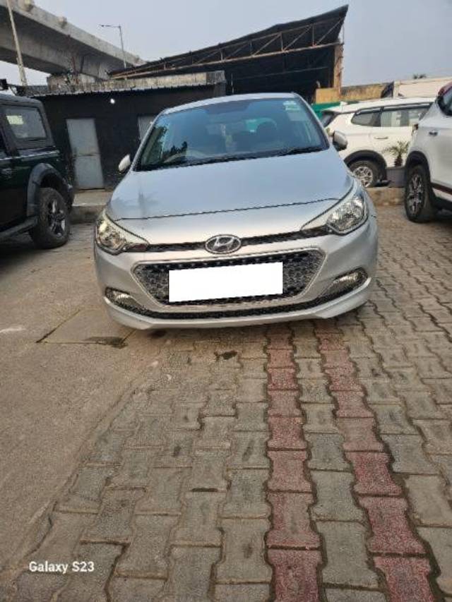 https://images10.gaadi.com/usedcar_image/3713436/original/processed_316df707-e599-419a-acec-678911191b3b.jpg?imwidth=6400