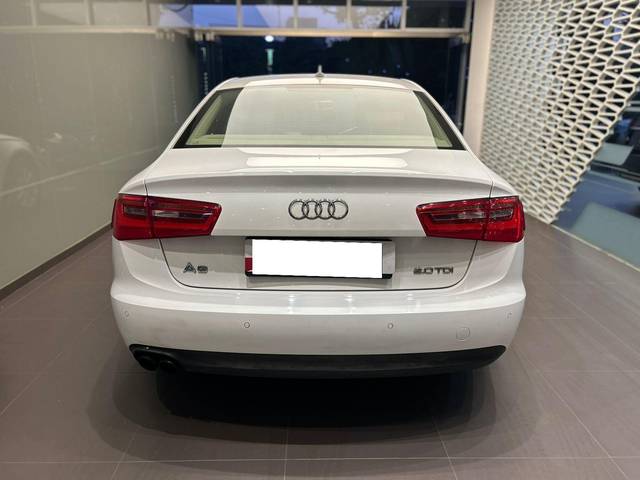 https://images10.gaadi.com/usedcar_image/3713729/original/processed_img2932950__usedcar_whatsappimage2023_12_10at175018_140381702275742_1702275773.jpeg?imwidth=6401