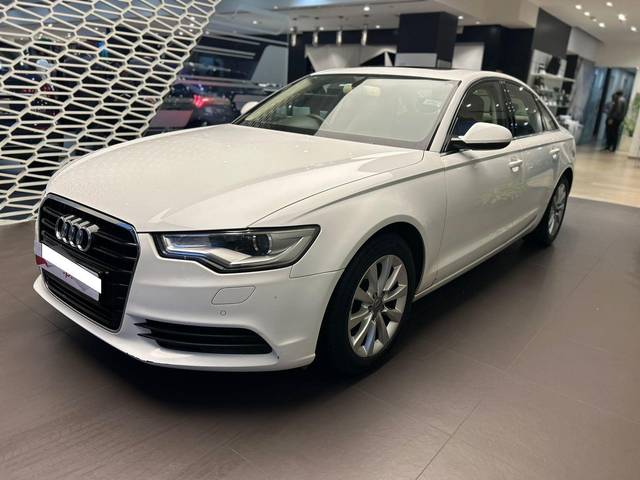 https://images10.gaadi.com/usedcar_image/3713729/original/processed_img2932950__usedcar_whatsappimage2023_12_10at175019_140381702275742_1702275773.jpeg?imwidth=6402