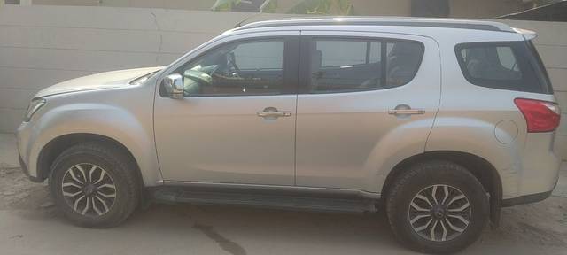 https://images10.gaadi.com/usedcar_image/3713755/original/04__VCC_IMG_1701667602415_1828035_95_1701668005.jpg?imwidth=6401