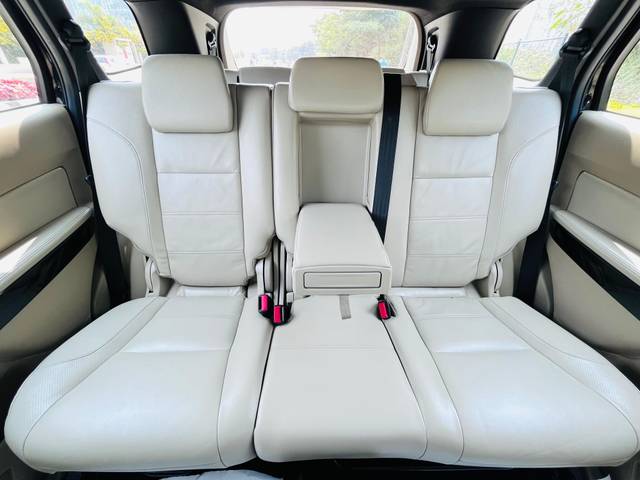 https://images10.gaadi.com/usedcar_image/3713778/original/img2932979__used_car_2932979_1702277066.jpg?imwidth=6401