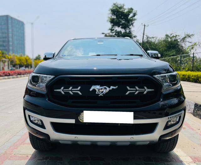 https://images10.gaadi.com/usedcar_image/3713778/original/processed_img2932979__used_car_2932979_1702277048.jpg?imwidth=6402