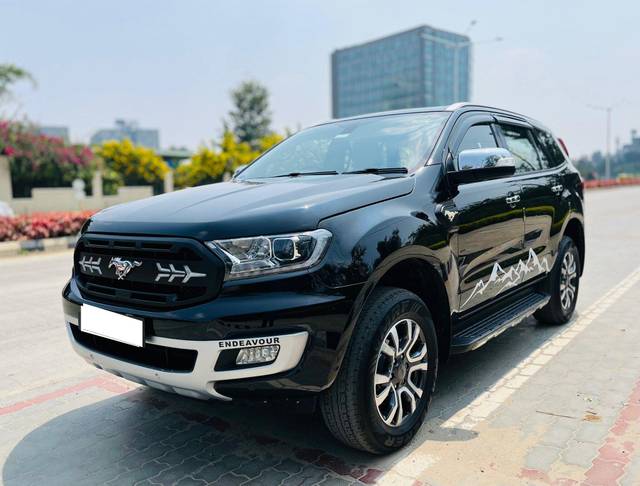 https://images10.gaadi.com/usedcar_image/3713778/original/processed_img2932979__used_car_2932979_1702277090.jpg?imwidth=6400