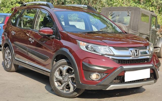 https://images10.gaadi.com/usedcar_image/3713832/original/processed_img2932999__used_car_2932999_1702278442.jpg?imwidth=6400