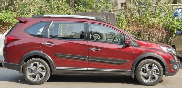 https://images10.gaadi.com/usedcar_image/3713832/original/processed_img2932999__used_car_2932999_1702278479.jpg?imwidth=6401