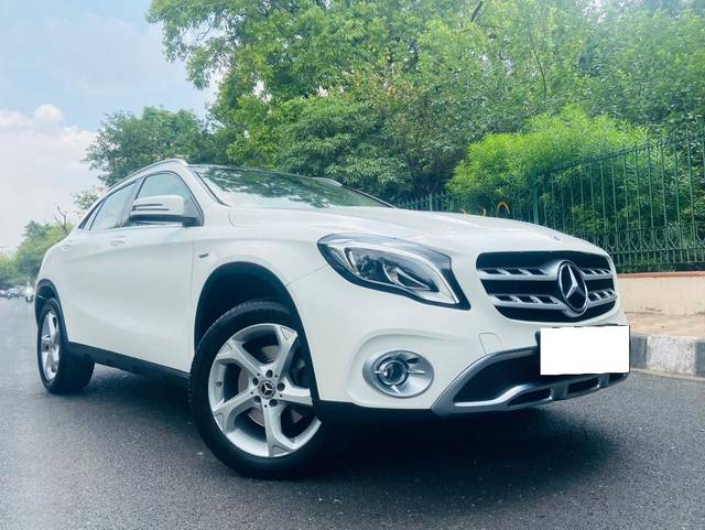https://images10.gaadi.com/usedcar_image/3714037/original/processed_img2933088__used_car_2933088_1702285043.jpg?imwidth=6400