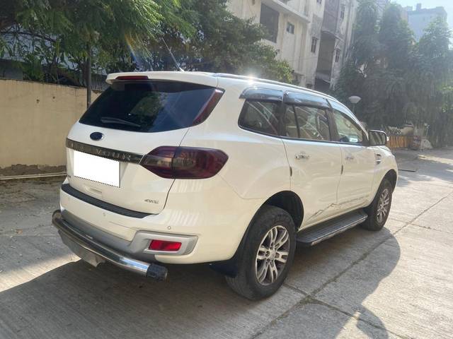 https://images10.gaadi.com/usedcar_image/3714135/original/processed_img2933127__used_car_2933127_1702288201.jpg?imwidth=6402