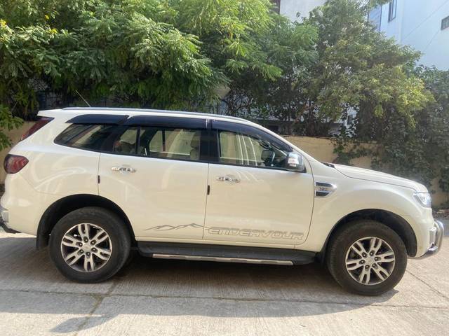 https://images10.gaadi.com/usedcar_image/3714135/original/processed_img2933127__used_car_2933127_1702288202.jpg?imwidth=6400