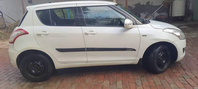 https://images10.gaadi.com/usedcar_image/3714163/original/processed_0aadb418-e38b-4e9f-a50b-e5de83ab6663.jpg?imwidth=6401