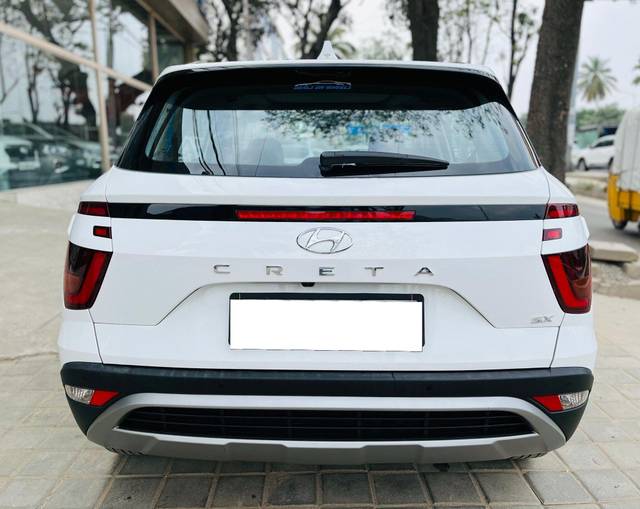 https://images10.gaadi.com/usedcar_image/3714308/original/processed_img2933221__used_car_2933221_1702292818.jpg?imwidth=6401