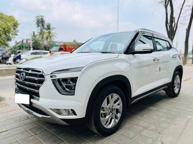 https://images10.gaadi.com/usedcar_image/3714308/original/processed_img2933221__used_car_2933221_1702292822.jpg?imwidth=6402