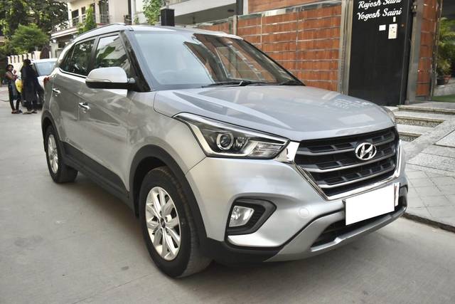 https://images10.gaadi.com/usedcar_image/3714454/original/processed_img2933312__usedcar_img_20231016_wa0267_2933312_1702297774.jpg?imwidth=6400