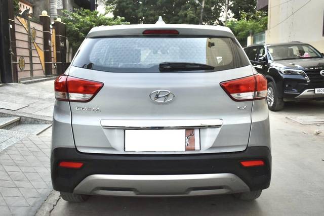 https://images10.gaadi.com/usedcar_image/3714454/original/processed_img2933312__usedcar_img_20231016_wa0273_2933312_1702297774.jpg?imwidth=6402