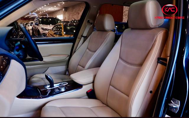 https://images10.gaadi.com/usedcar_image/3714549/original/img2933387__used_car_2933387_1703067607.jpg?imwidth=6400
