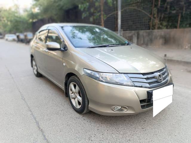 https://images10.gaadi.com/usedcar_image/3714920/original/processed_img2933500__used_car_2933500_1702311918.jpg?imwidth=6400