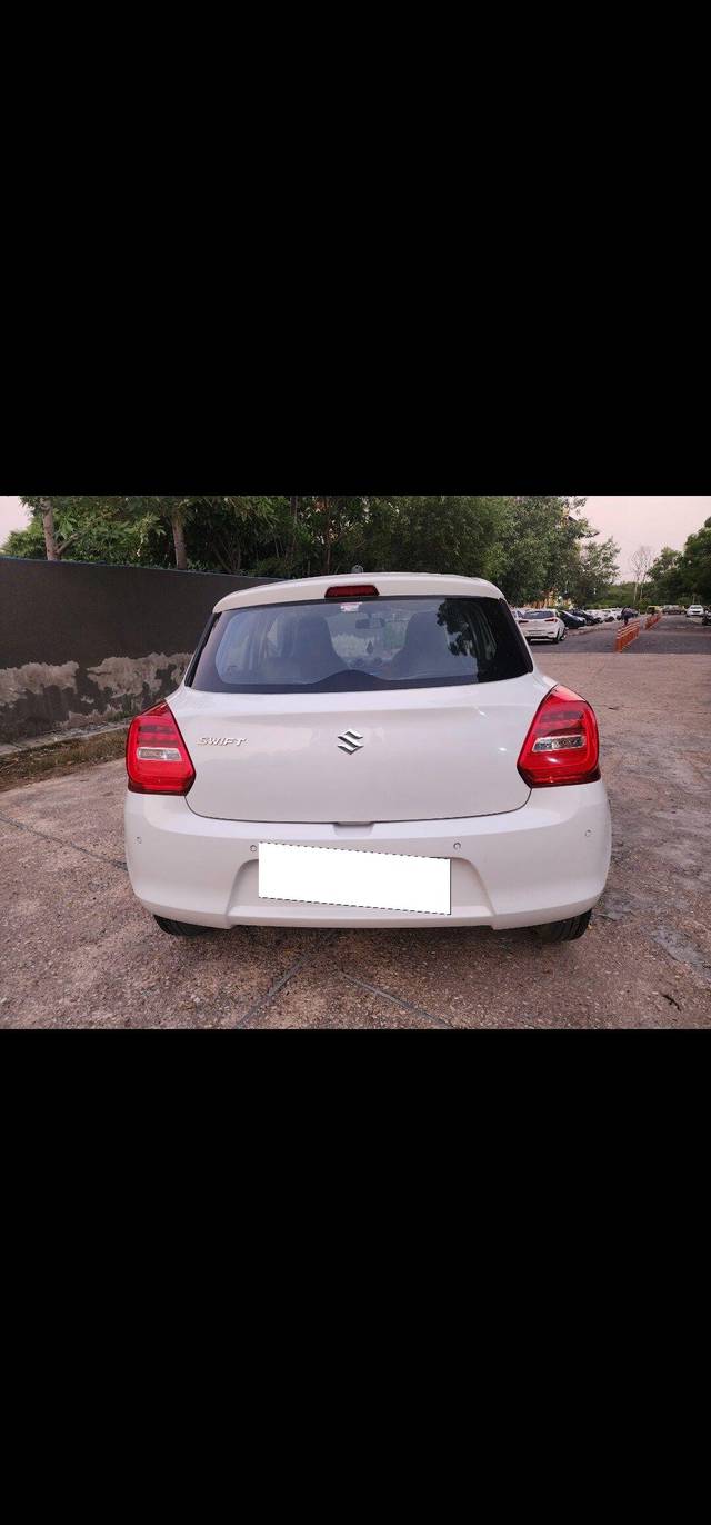 https://images10.gaadi.com/usedcar_image/3715088/original/processed_img2933520__used_car_2933520_1702320791.jpg?imwidth=6401